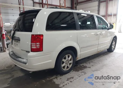 2010 Chrysler Town & Country Touring from USA, damaged, VIN 2A4RR5D16AR104507